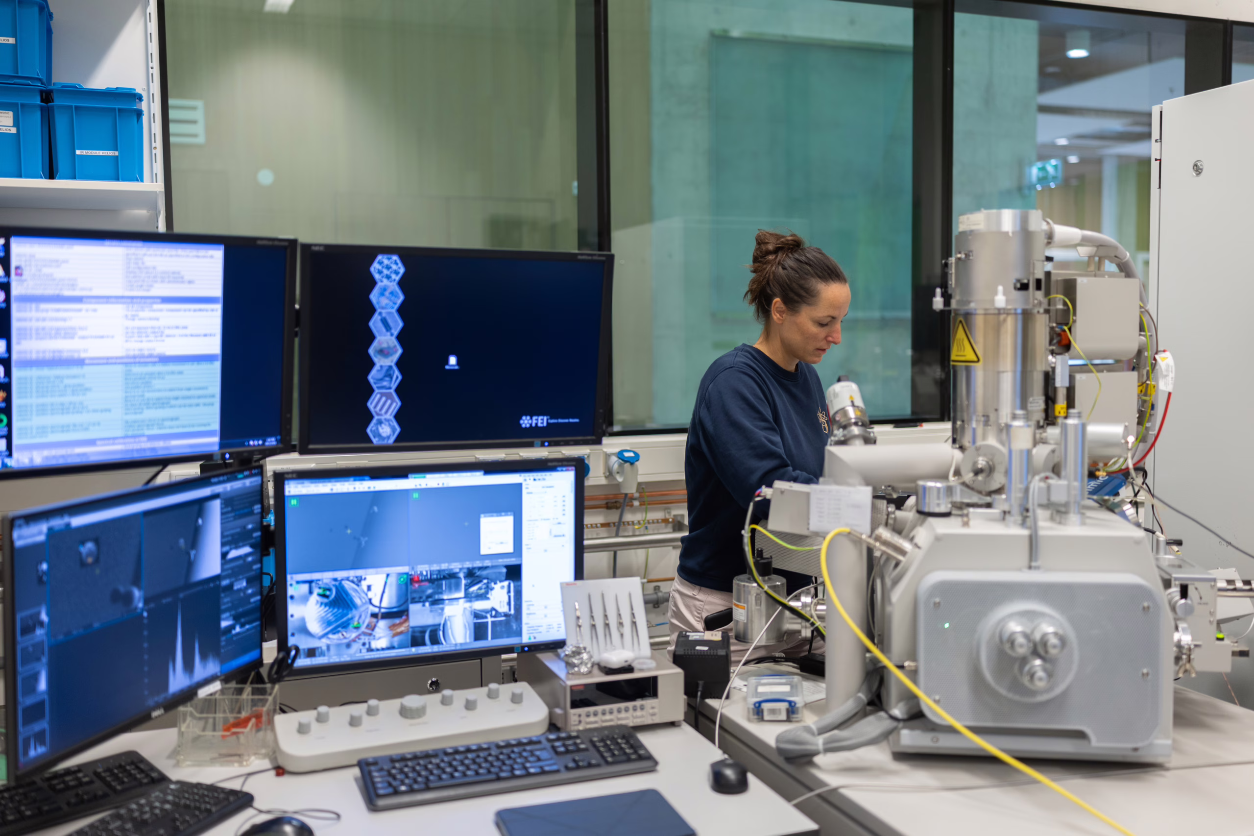 Electron Microscopy Lab with researcher Saskia Fiedler