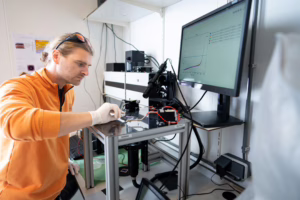 Natural phenomena ‘hyperuniform disorder’ enables highly efficient, thin silicon solar cells