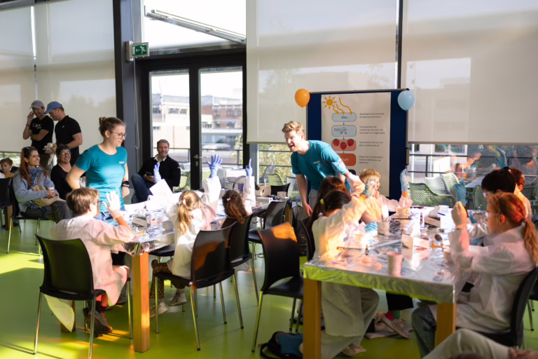Wetenschapsdag 2026 - Make your own solar cell (from berries)